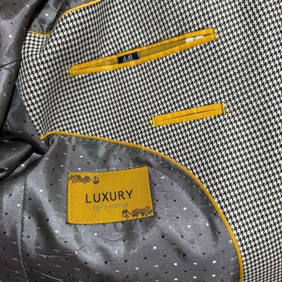 Luxury Paris-France 3 piece Houndstooth Suit - Picture 3 of 16